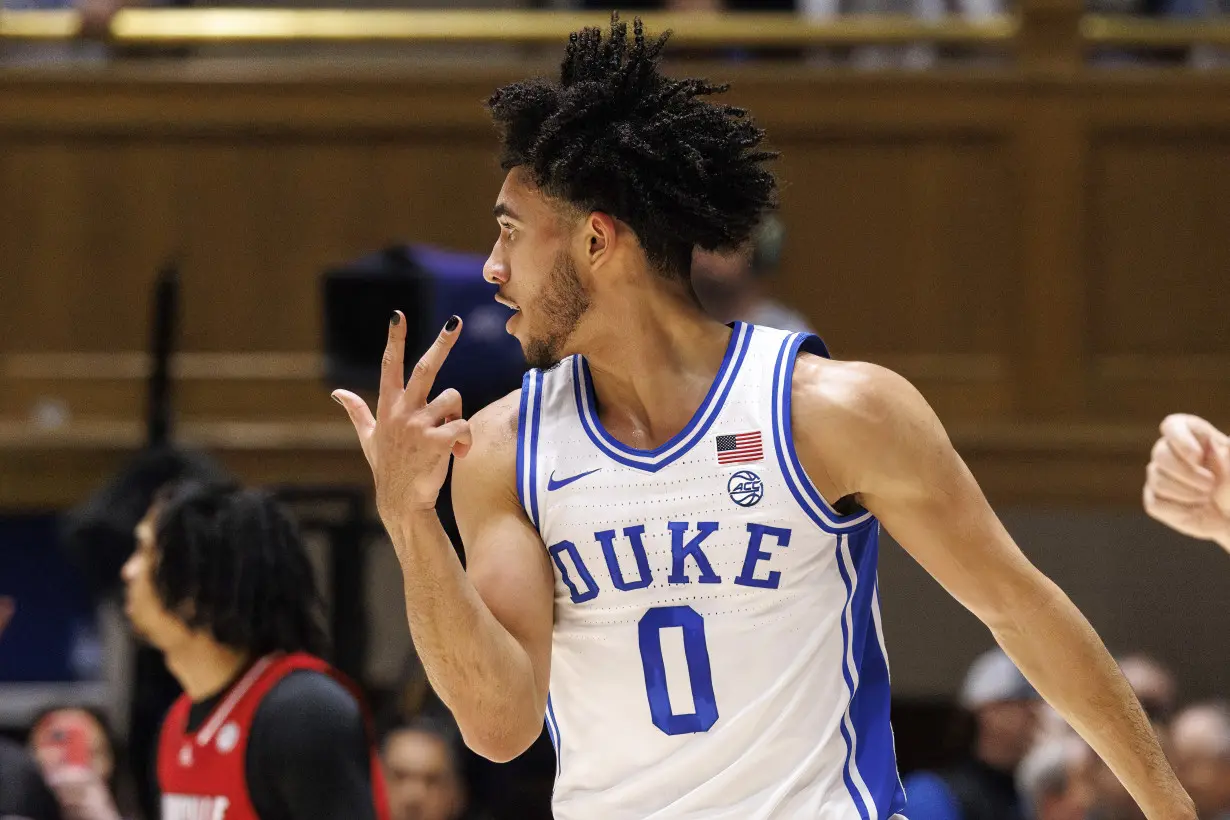 Filipowski in action after getting hurt in court-storming incident, No. 10 Duke beats Louisville