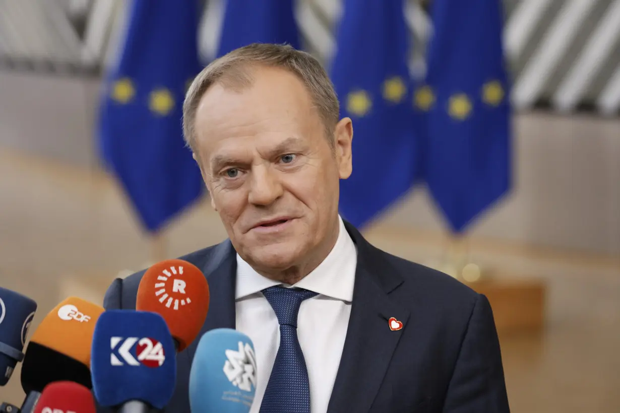 Poland's Tusk heads to France, Germany to strengthen alliance as fears grow over Russia and Trump