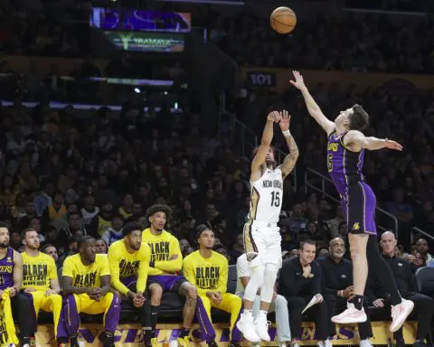 Lakers score 87 points in a spectacular first half and roll to a 139-122 victory over Pelicans