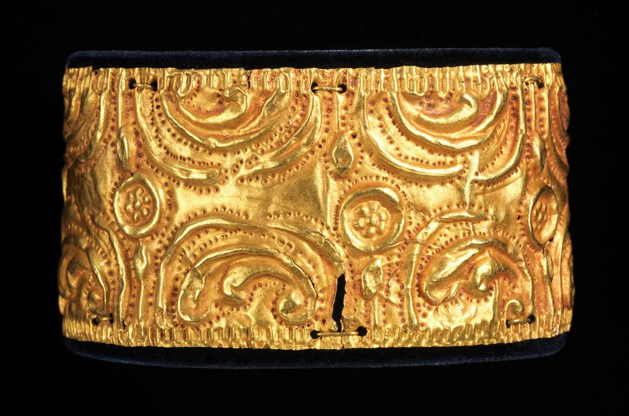 U.S. museum returns Ghana's first batch of looted gold regalia