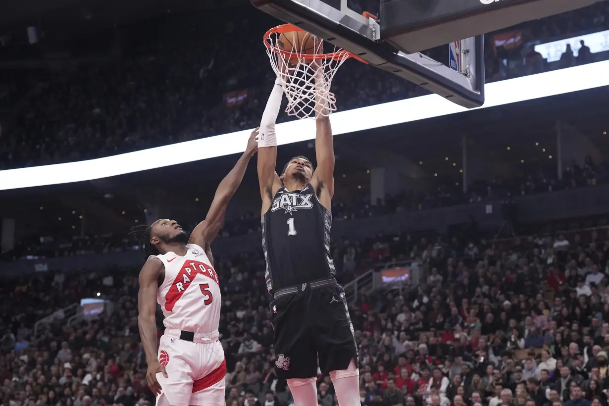 Victor Wembanyama has a triple-double with blocked shots for the Spurs rookie's latest highlight