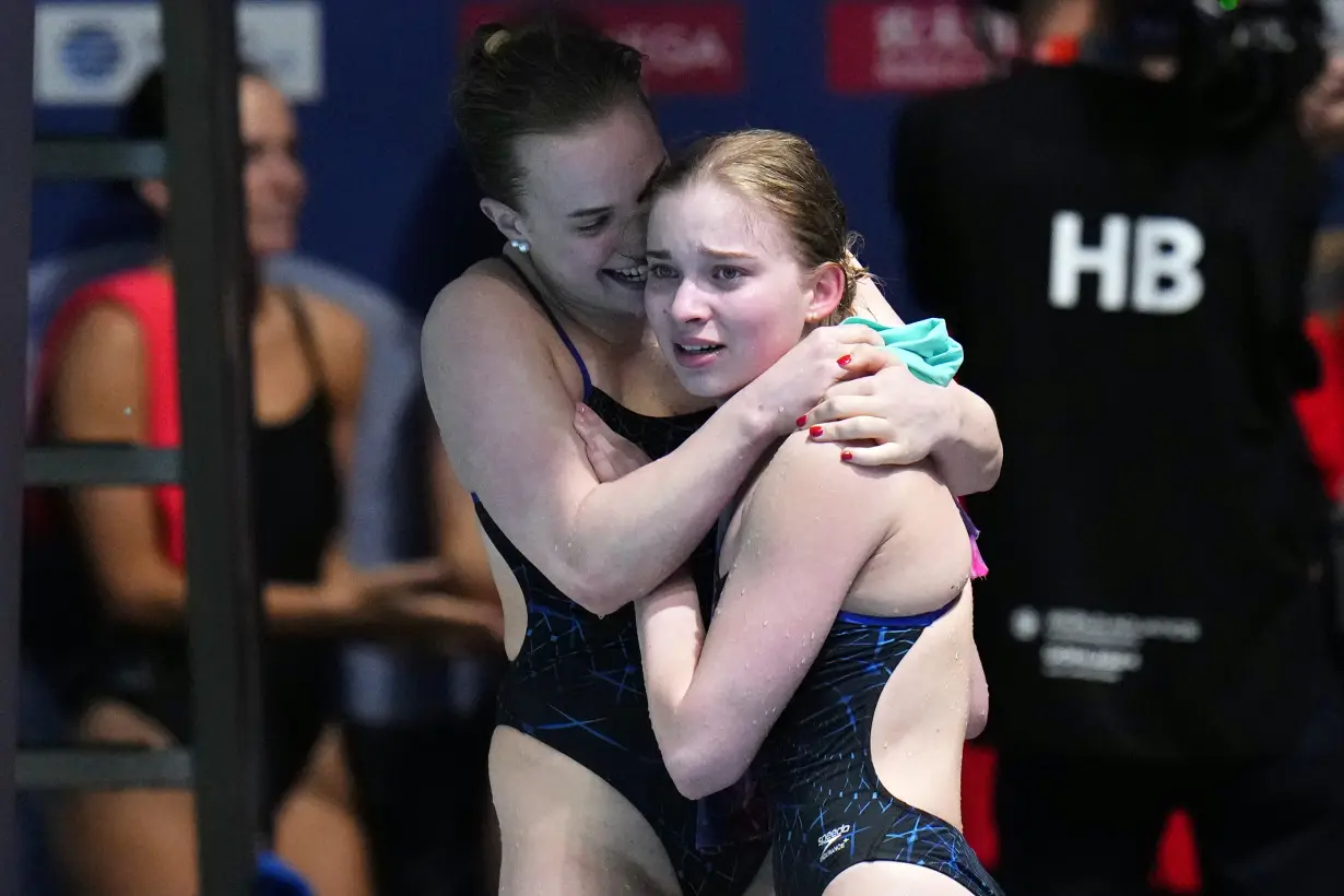 China's Chen and Chang win 3rd straight world title in women's synchronized springboard