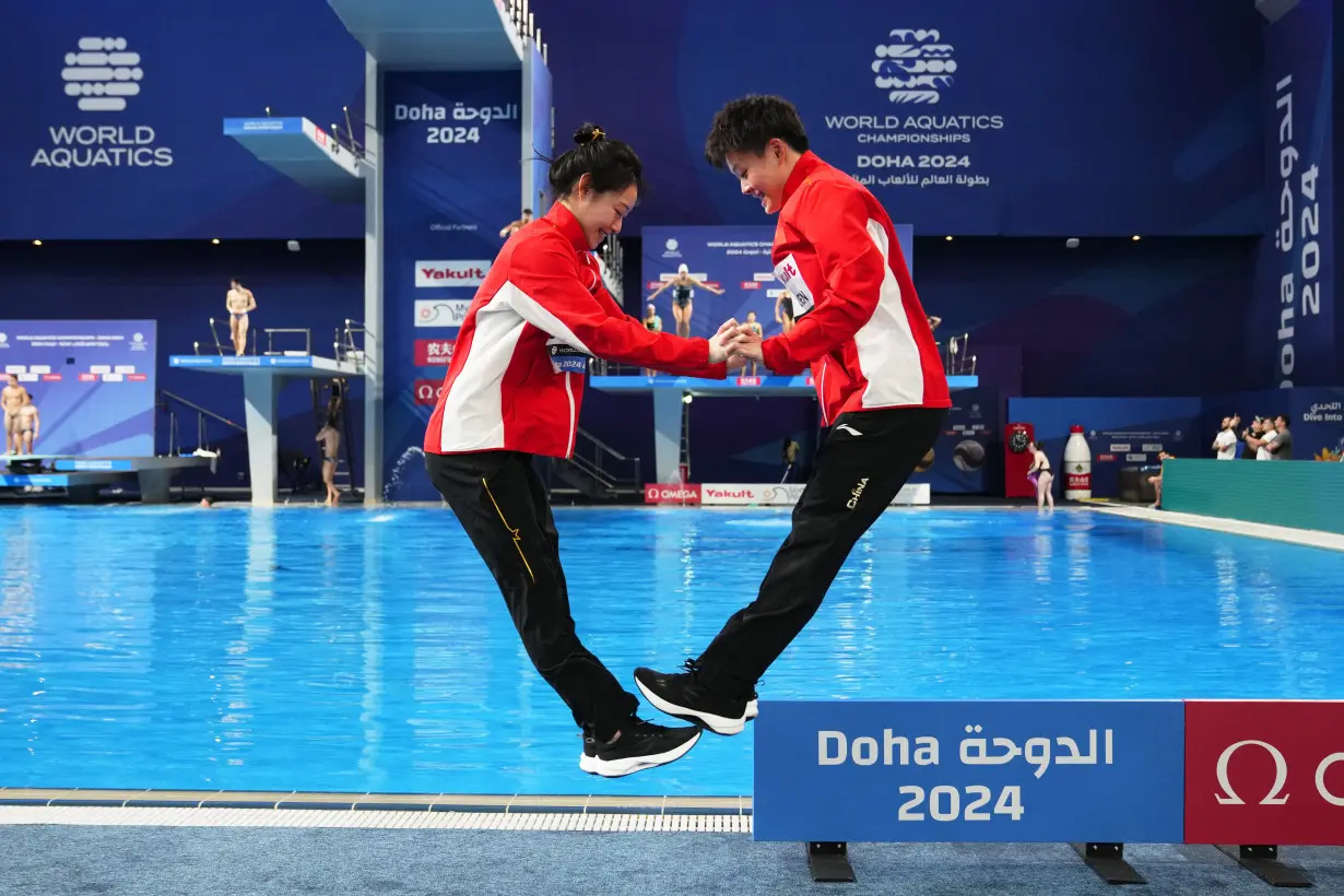 China's Chen and Chang win 3rd straight world title in women's synchronized springboard