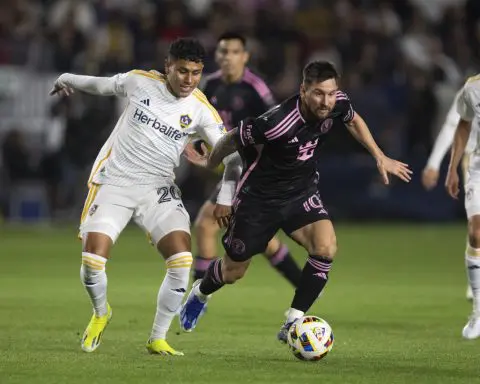 Lionel Messi scores in injury time, and Inter Miami salvages a 1-1 draw with the LA Galaxy