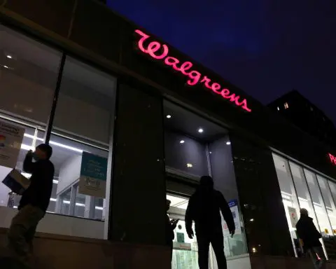 Walgreens Boots pockets $992 million after cutting Cencora stake for third time