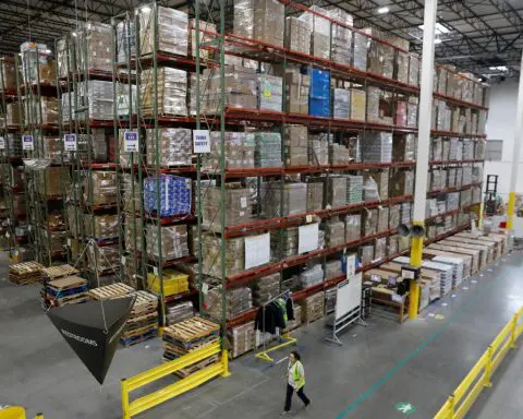 US wholesale inventories rebound in December