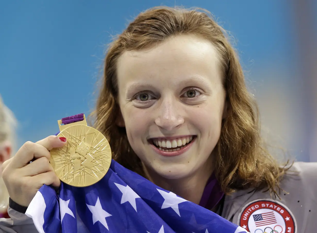 Summer McIntosh ends Katie Ledecky's 13-year unbeaten streak in 800-meter freestyle