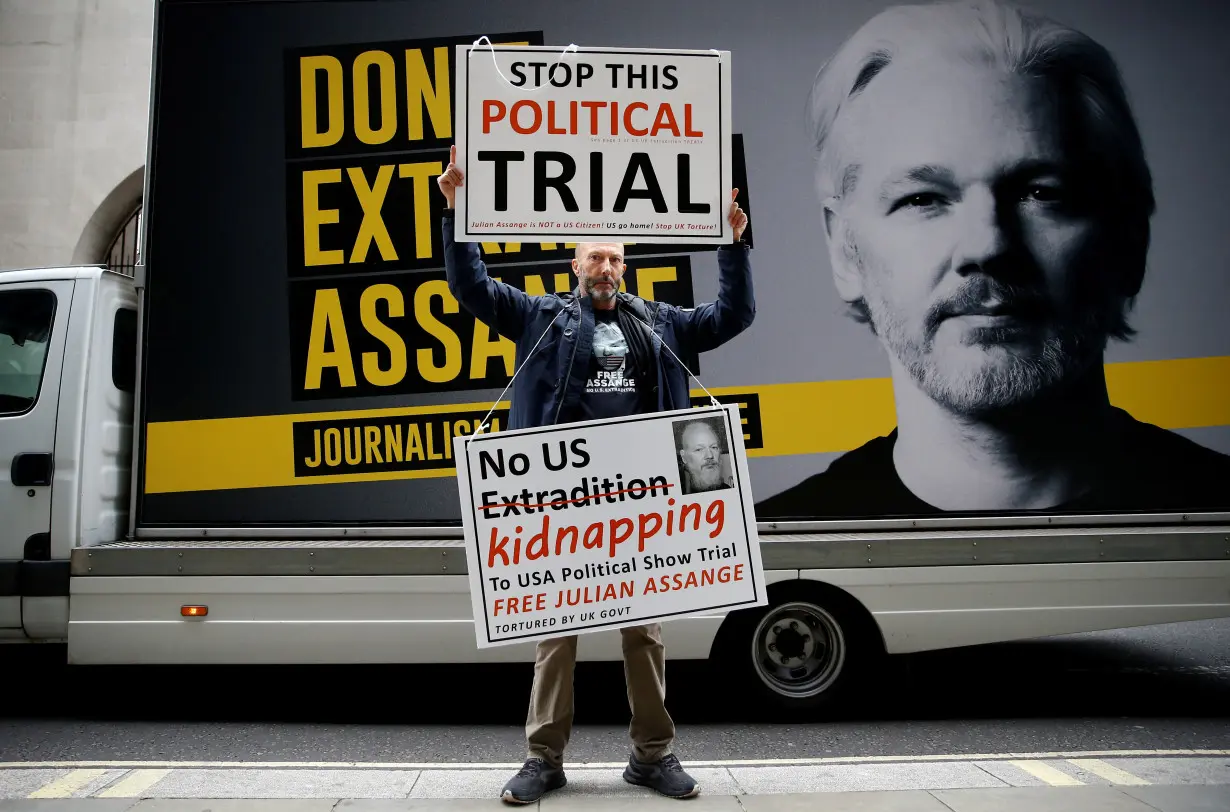 FILE PHOTO: Hearing to decide whether Assange should be extradited to U.S. in London