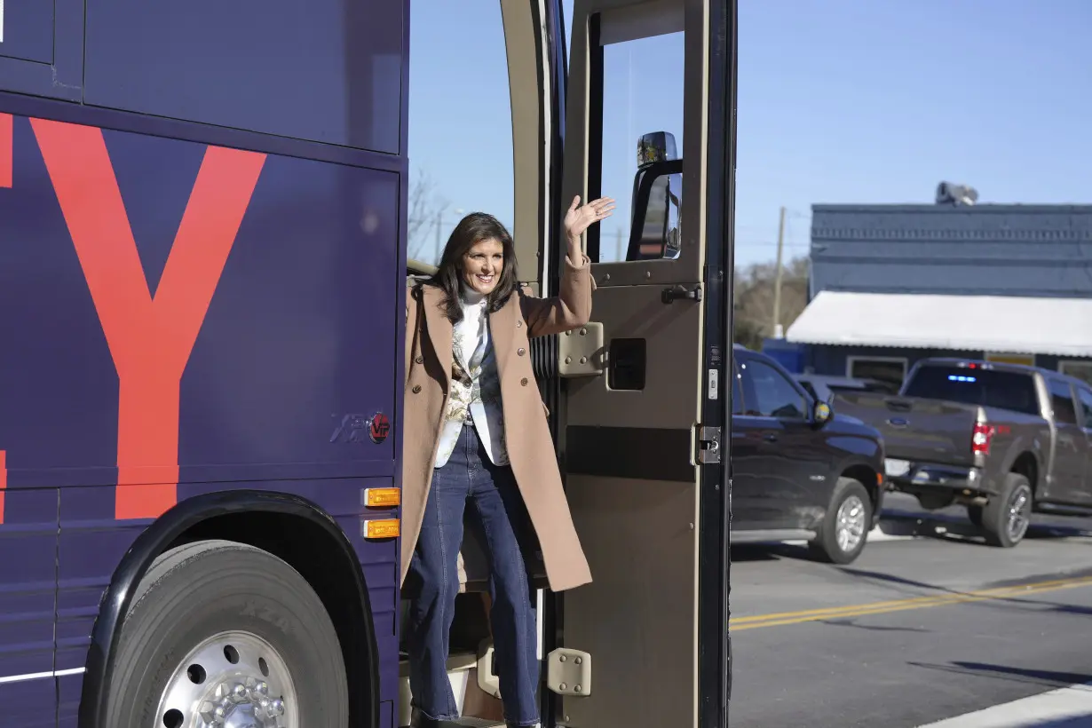 Nikki Haley stumps in her small hometown of Bamberg ahead of South Carolina's GOP primary