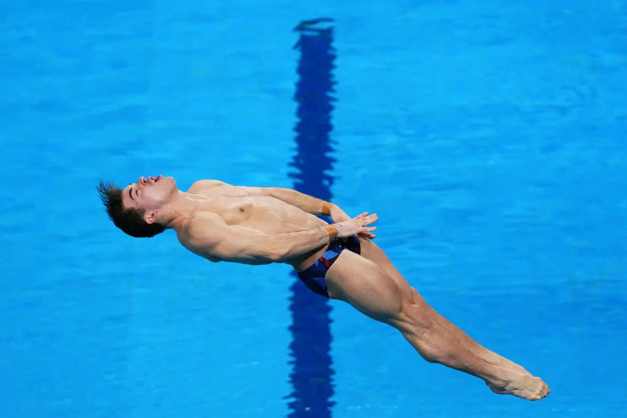 China's Chen and Chang win 3rd straight world title in women's synchronized springboard