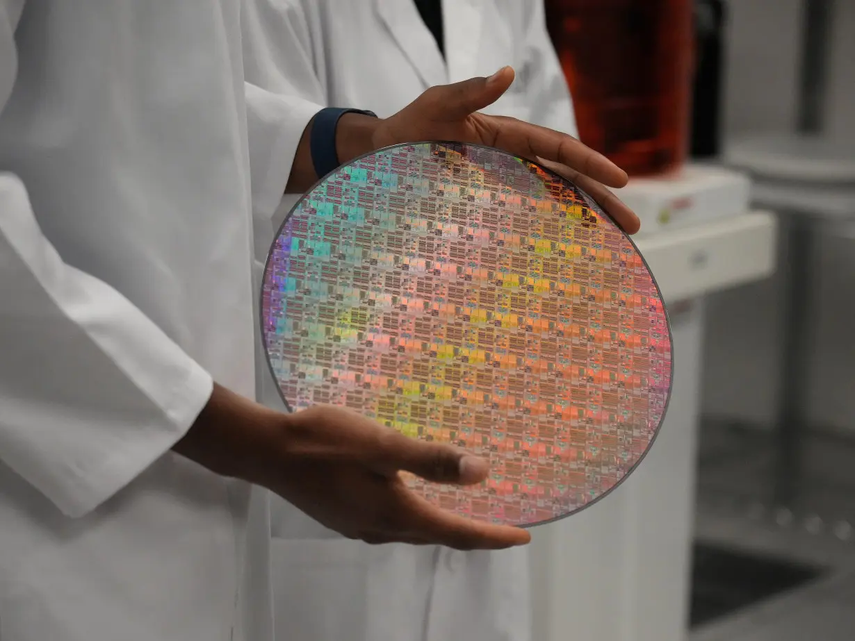 U.S. Vice President Kamala Harris tours Applied Materials site in Sunnyvale