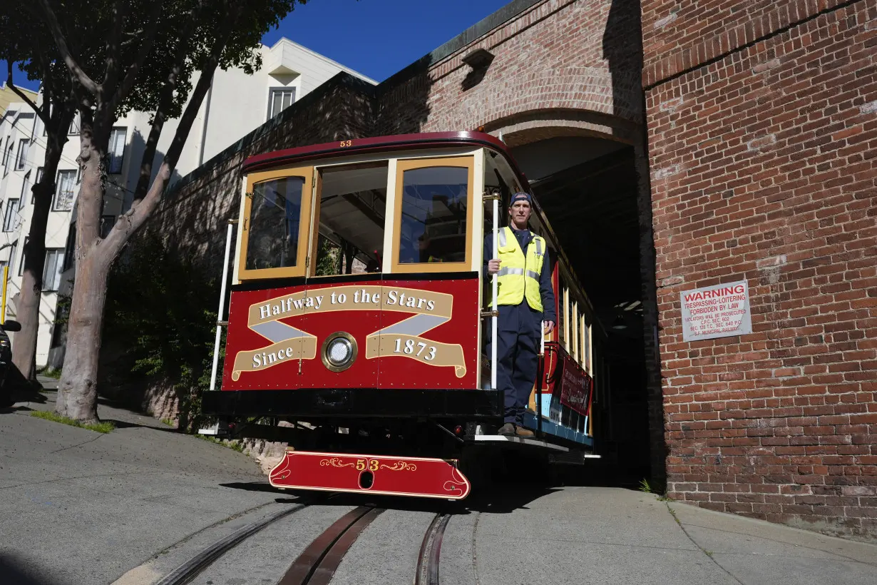 Riders can climb 'halfway to the stars' on San Francisco cable car dedicated to late Tony Bennett