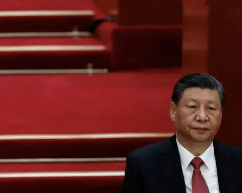 China's Xi Jinping to meet with American executives on Wednesday, sources say