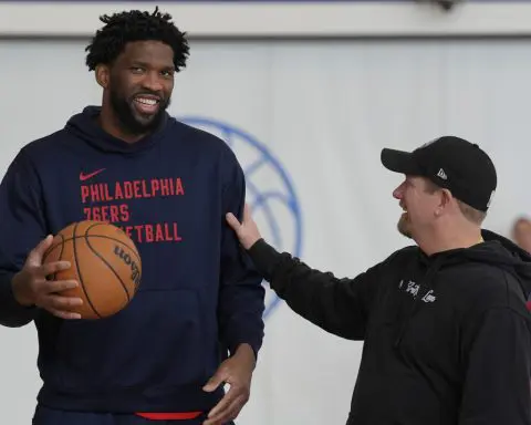 'Good likelihood' that injured Embiid will be back before start of playoffs, 76ers' Nurse says