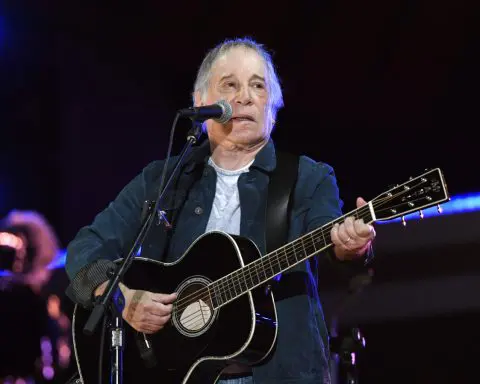 Paul Simon to receive PEN America's Literary Service Award