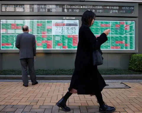 Asia stocks mixed, yen nears intervention zone
