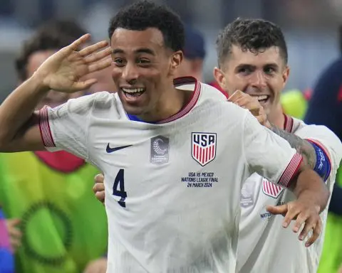 US beats Mexico 2-0 on goals by Adams and Reyna, wins 3rd straight CONCACAF Nations League