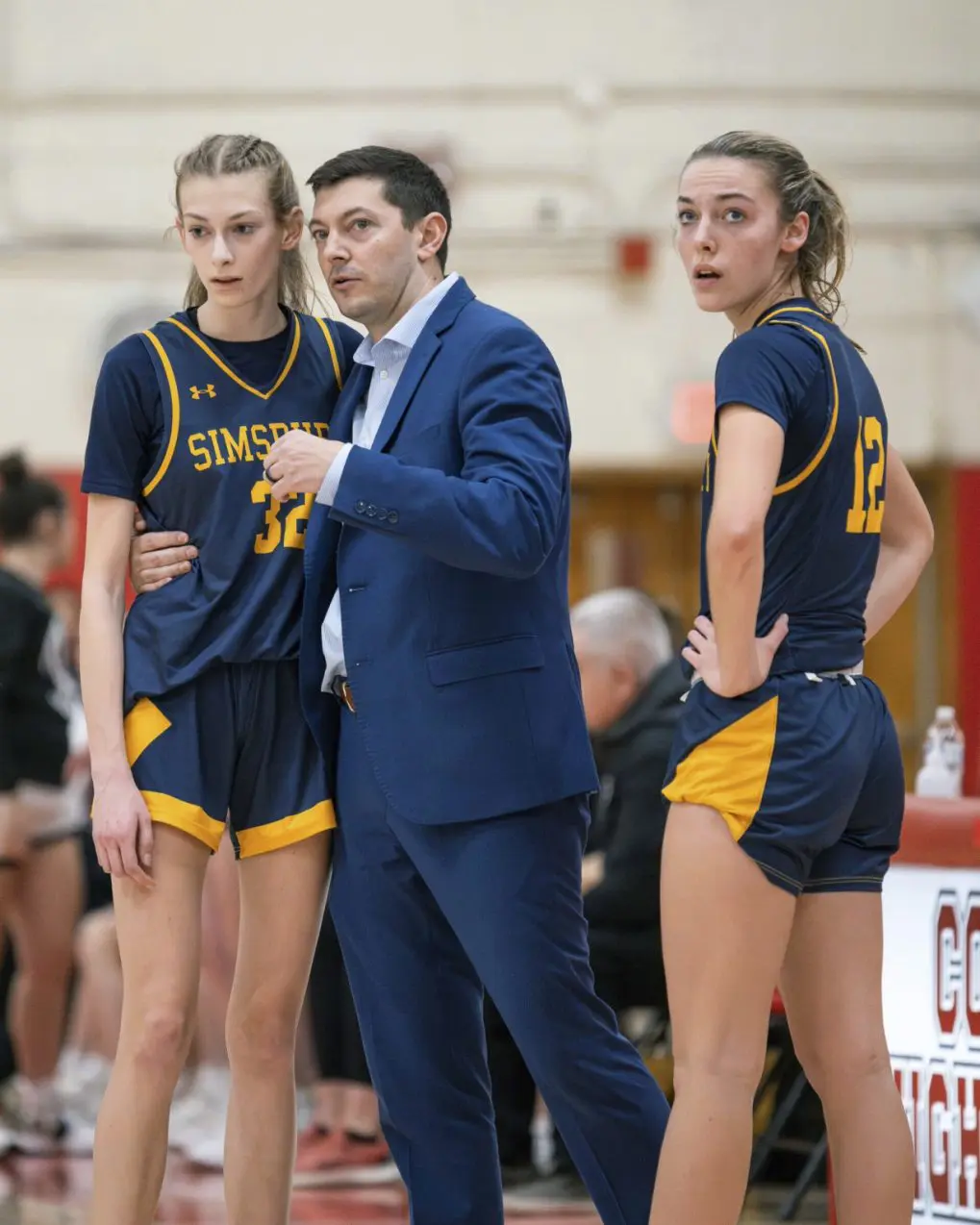 A basketball coaching family, dealing with grief, aims at New York and Connecticut state titles