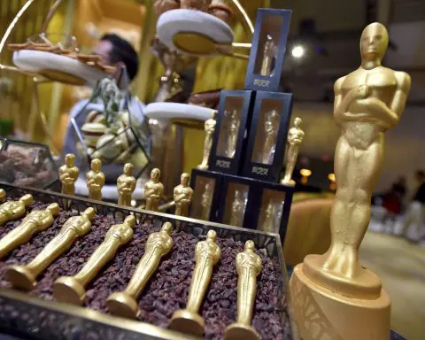 Oscars producers promise cameos and surprises for Sunday’s (1 hour earlier) show