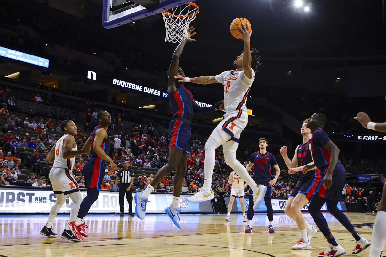 NCAA Duquesne Illinois Basketball