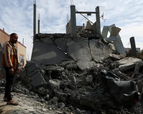 Israeli airstrike hits Gaza tent, killing 11-Gaza health ministry