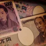 Column-Funds maintain large short yen position ahead of BOJ decision: McGeever