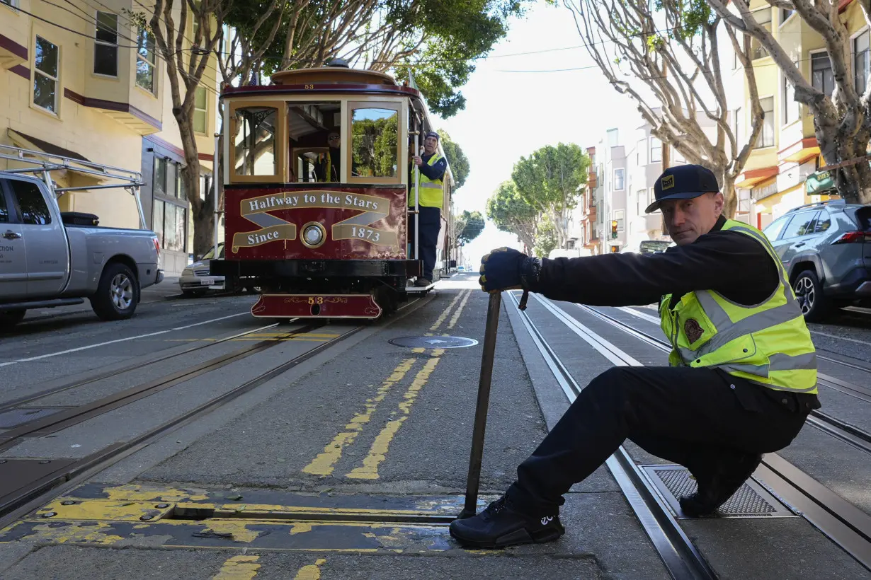 Riders can climb 'halfway to the stars' on San Francisco cable car dedicated to late Tony Bennett