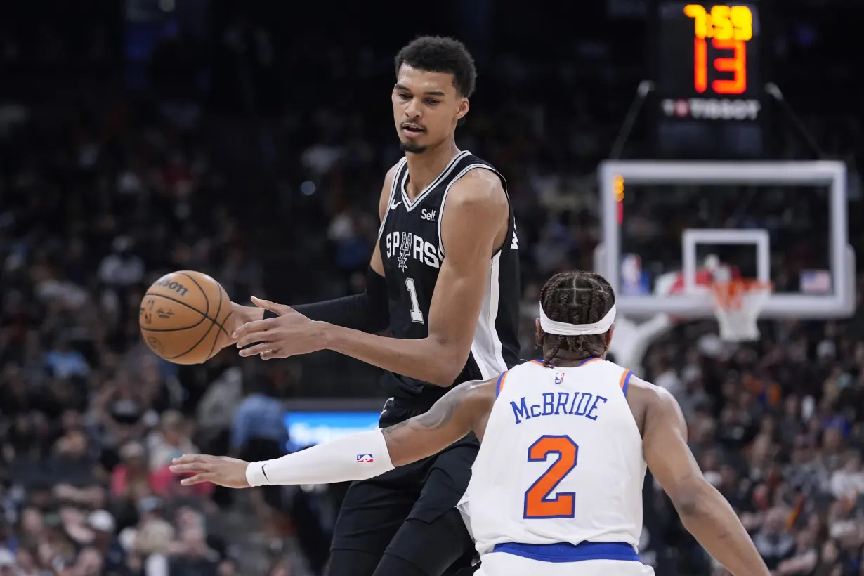 Knicks Spurs Basketball