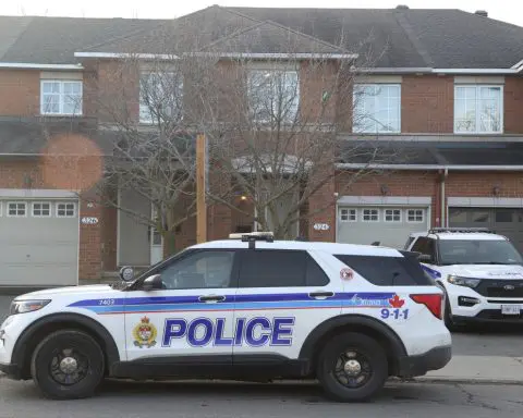 Canadian police find 6 people dead in a house in Ottawa and arrest a suspect