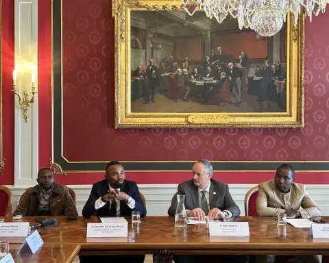 As conflict worsens in eastern Congo, 2 armed groups pledge to respect civilians