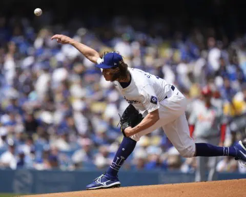 Shohei Ohtani reaches 3 times in home debut as the Dodgers rout the Cardinals 7-1