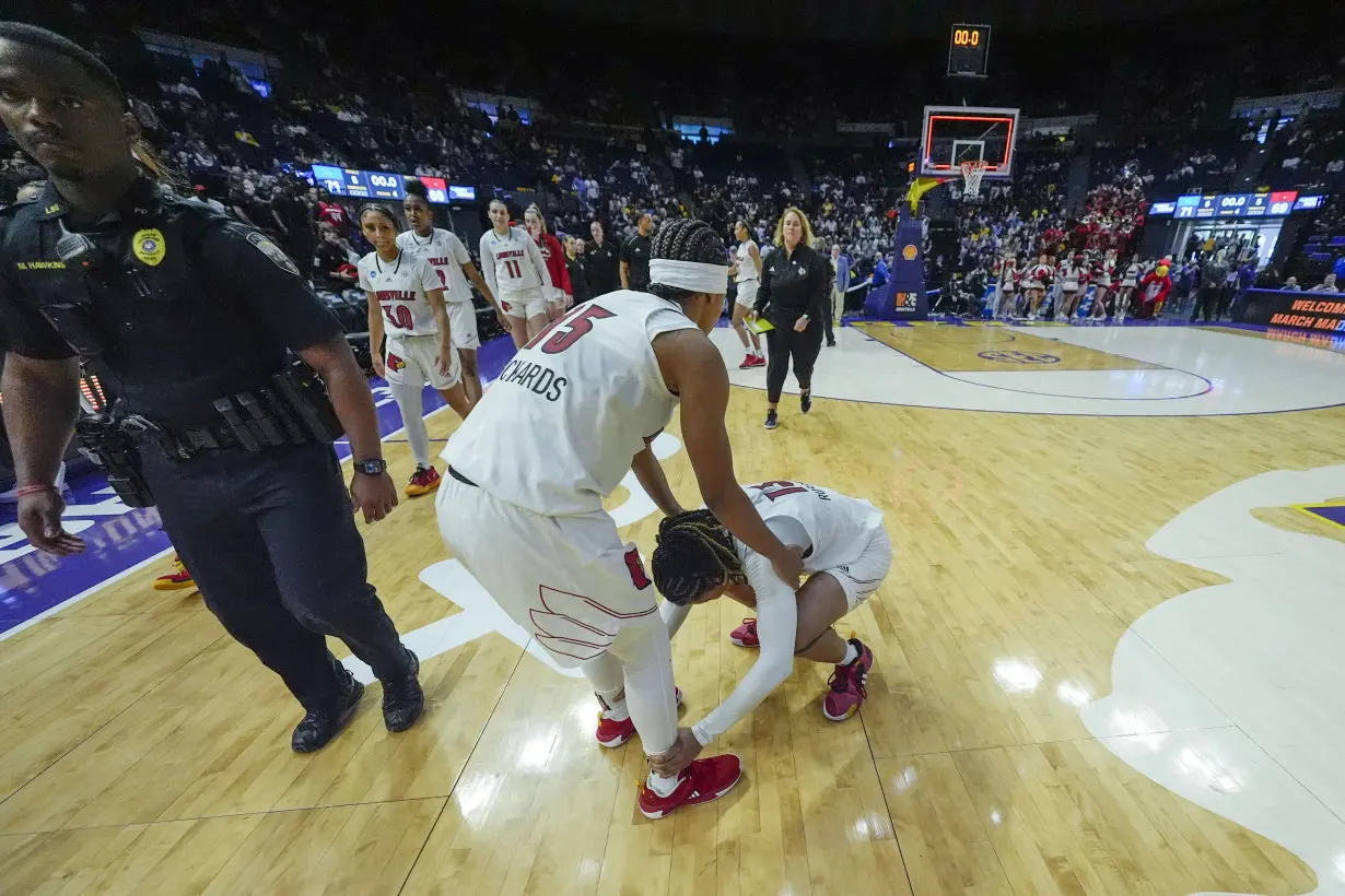 NCAA Middle Tennessee Louisville Basketball