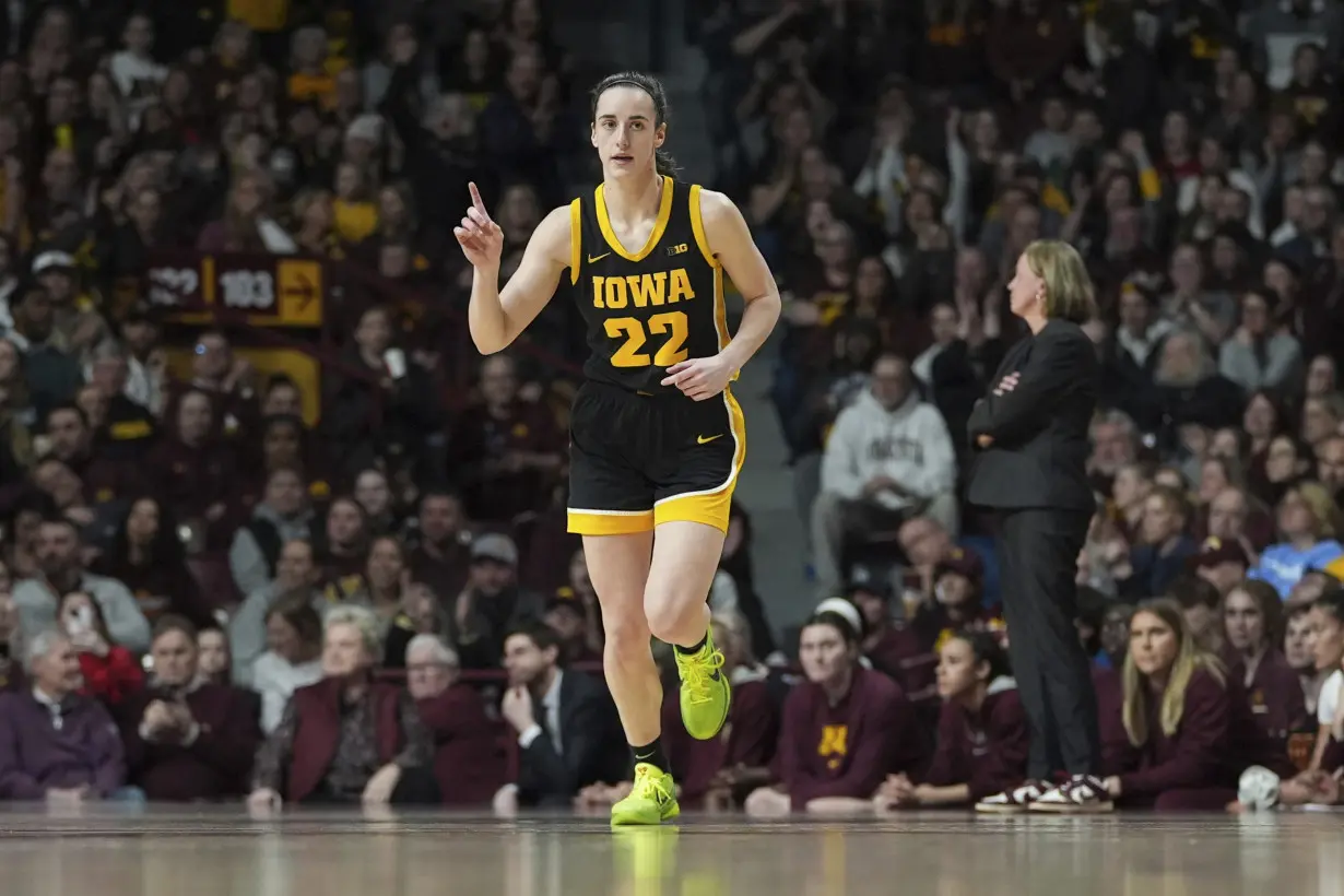 Iowa Minnesota Basketball