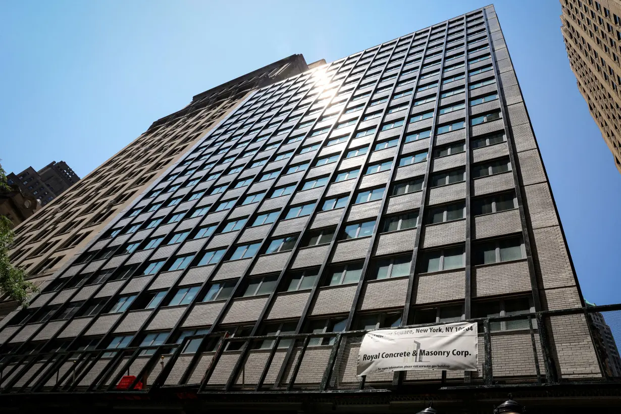 FILE PHOTO: A vacant office building, 5 Hanover Square in New York