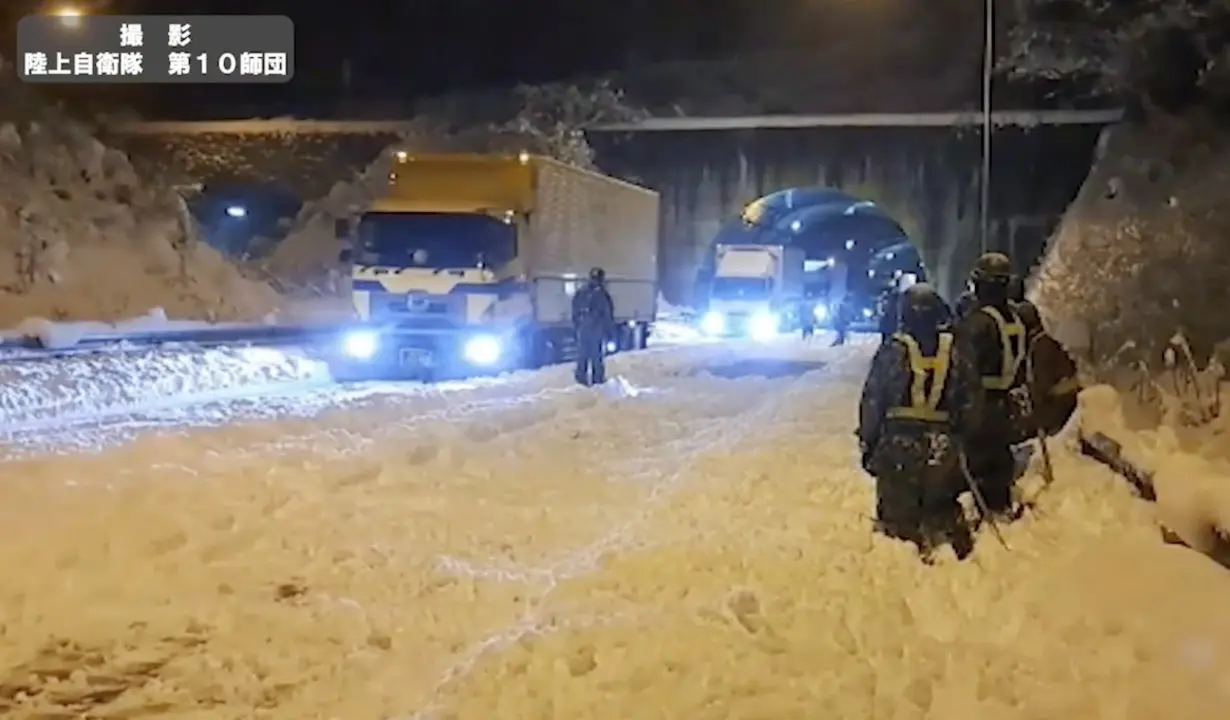 More heavy snow expected in Japan after 800 vehicles trapped on expressway