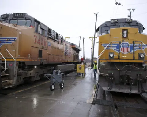 Union Pacific's first-quarter profit creeps up 1% as railroad limits expenses