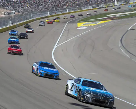 Kyle Larson again wins at Las Vegas to keep Chevrolet undefeated on NASCAR season