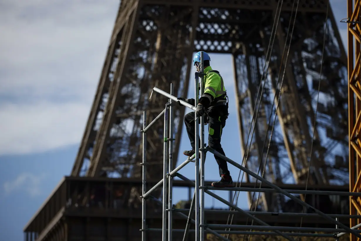 Security and transportation issues overshadow grandiose opening ceremony heading into Paris Games