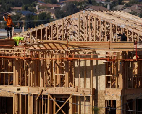 US new home sales rebound to six-month high; rising mortgage rates a concern