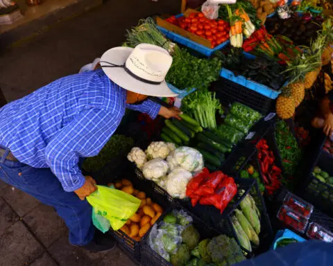 Mexico economy grows 0.2% in Q1 from previous quarter