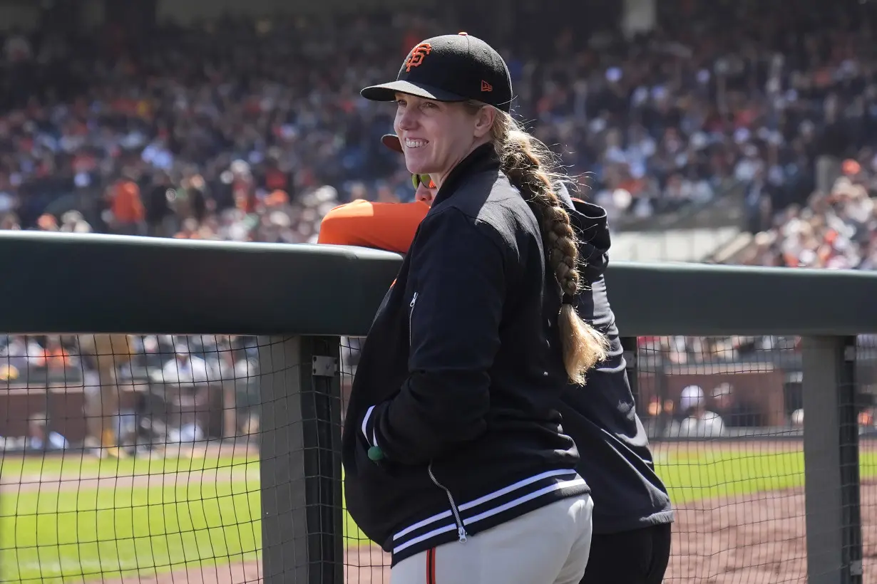 Giants Coaching Mom Baseball