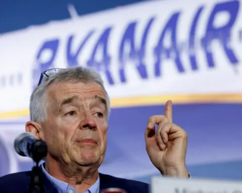 Ryanair expects to be 5-10 new aircraft short this summer -FT