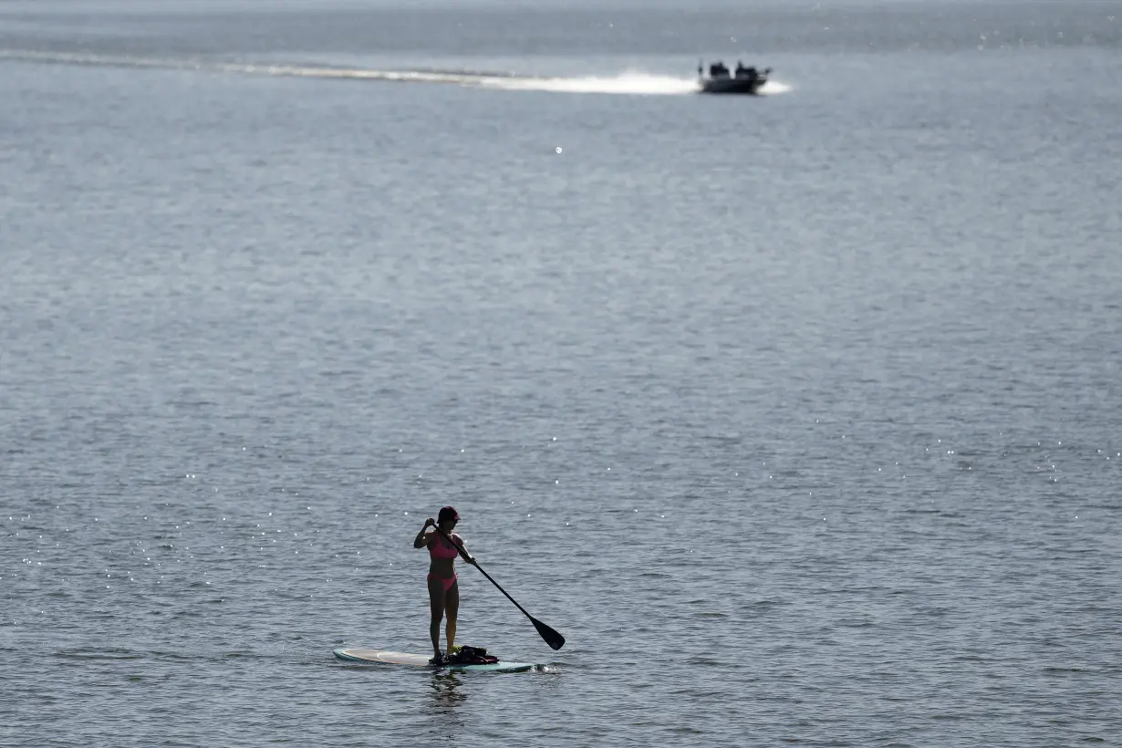 Warm weather brings brings a taste of spring to central and western United States