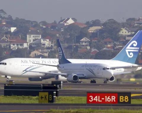 Airplane passenger fined in Sydney for urinating in a cup
