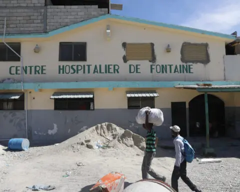 Gang attack on Haitian hospital leads to a call for help and an unlikely triumph for police