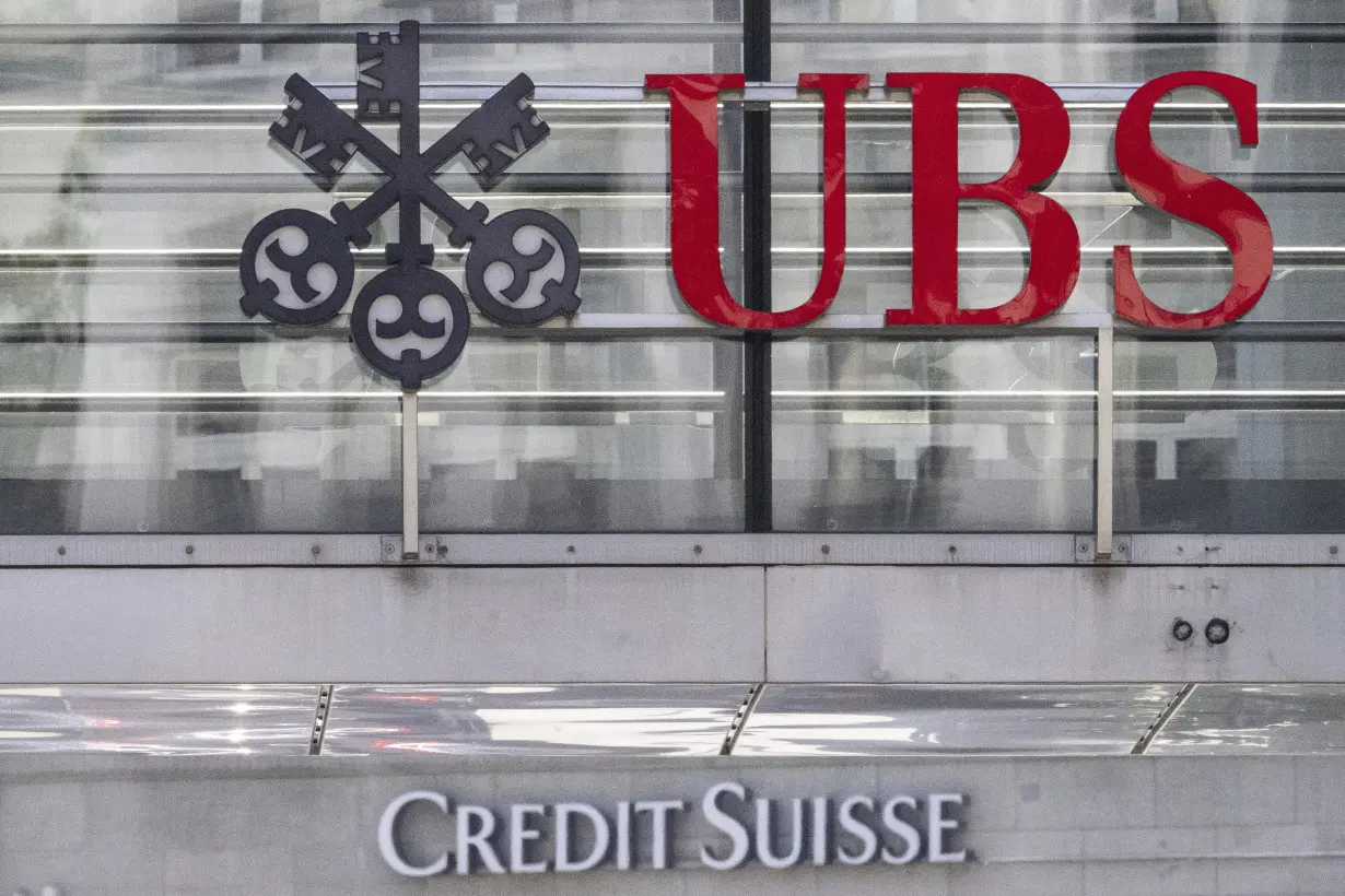 LA Post: Swiss bank UBS reports pretax loss in 4Q, plans share buybacks after Credit Suisse deal wraps up