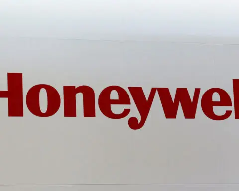 Honeywell's first-quarter results beat on aviation strength