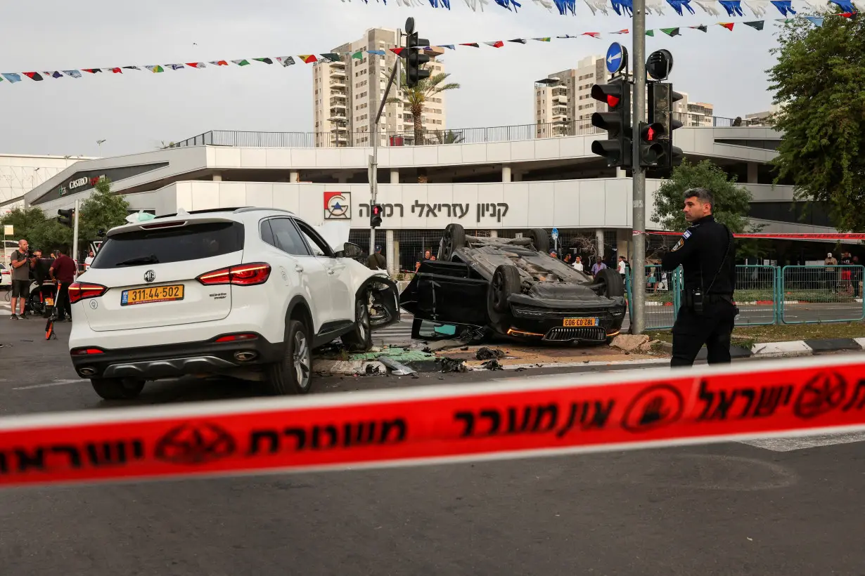 LA Post: Israeli soldiers kill two Palestinian gunmen in West Bank, military says