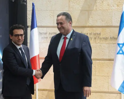 France asks Israel to make position public on Lebanon border proposals