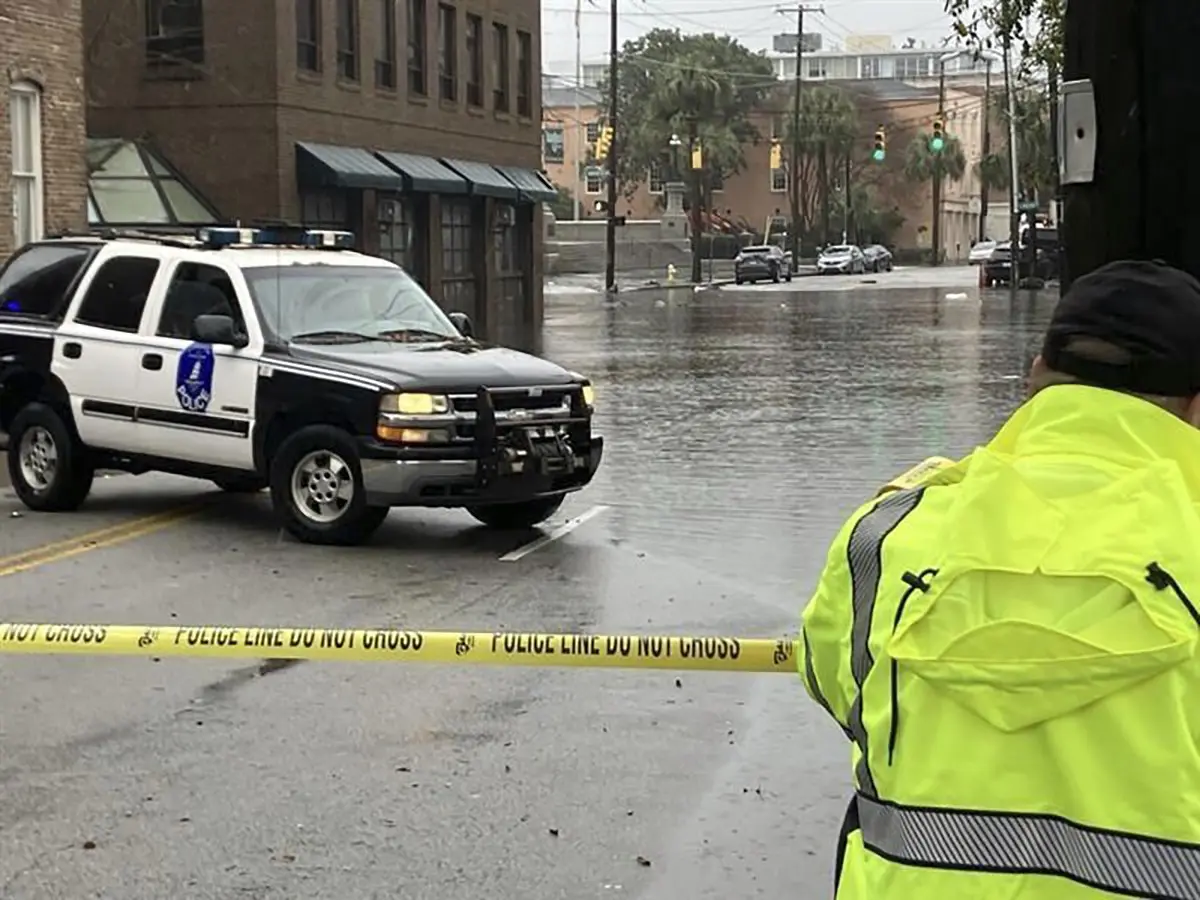 LA Post: Record rainfall douses Charleston, South Carolina, as responders help some out of flood waters